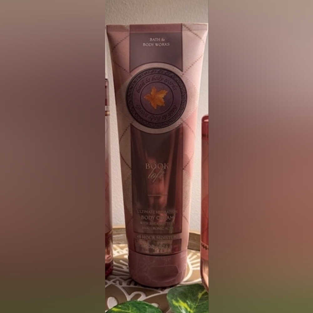Bath & Body Works Book Loft Body Cream - Rose Gold